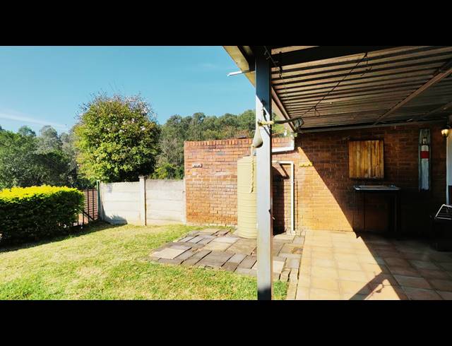 2 BEDROOM SIMPLEX FOR SALE IN PRESTBURY
